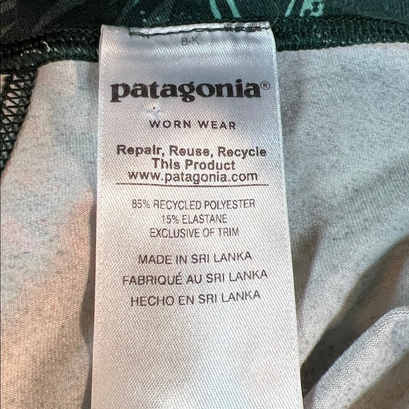 Patagonia Leggings with Red and Green Design Sz M - Picture 2 of 9